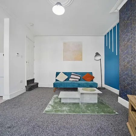 Casa de Férias Spacious 3-bedroom In Leeds (West Yorkshire)