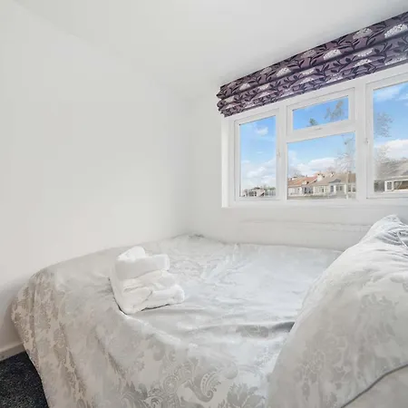 Casa de Férias Spacious 3-bedroom In Leeds (West Yorkshire)