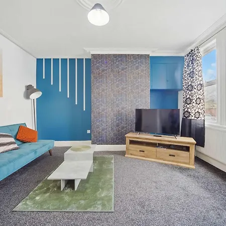 Spacious 3-bedroom In Leeds