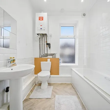 Spacious 3-bedroom In Vakantiehuis Leeds (West Yorkshire)