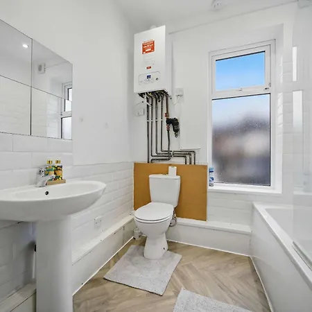 Spacious 3-bedroom In Leeds (West Yorkshire)