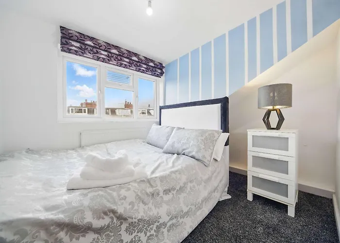 Spacious 3-bedroom In Holiday home *