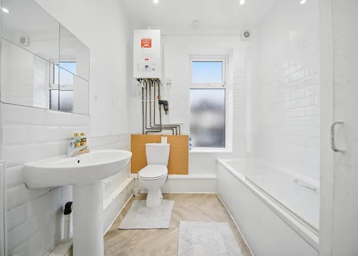 Spacious 3-bedroom In Vakantiehuis Leeds (West Yorkshire)