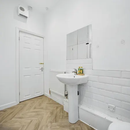 Spacious 3-bedroom In Leeds (West Yorkshire)